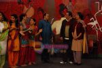 Rishi, Kapoor Neetu Singh on the sets of Taarak Mehta Ka Oolta Chasma in Kandivili on 29th Sept 2010 (13).JPG
